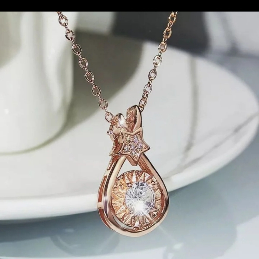 ROSE GOLD ROUND CUT DIAMOND NECKLACE - Picture 3 of 6